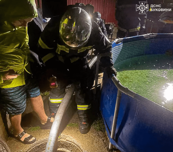 Надзвичайники ліквідували наслідки підтопленння у Чернівцях » ТВА Надзвичайники ліквідували наслідки підтопленння у Чернівцях » ТВА