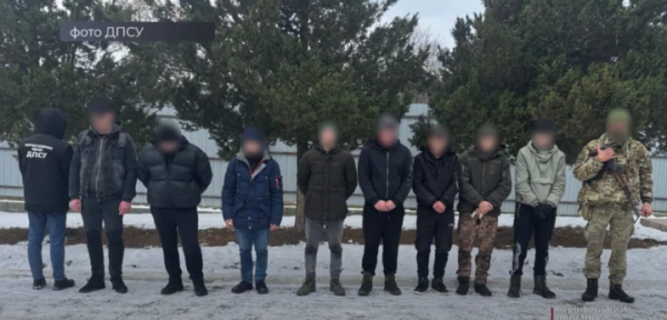 Нелегальний маршрут до Румунії: провідниками були 16-річні хлопці » Чернівецький промінь | Новини. Буковина. Чернівці Нелегальний маршрут до Румунії: провідниками були 16-річні хлопці » Чернівецький промінь | Новини. Буковина. Чернівці