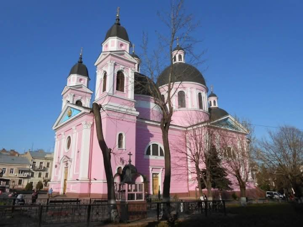 C4 - Одразу три парафії в Чернівцях перейшли від УПЦ МП до ПЦУ C4 - Одразу три парафії в Чернівцях перейшли від УПЦ МП до ПЦУ