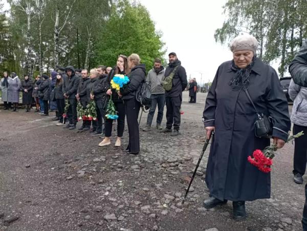 У Чернівцях попрощалися із трьома Героями У Чернівцях попрощалися із трьома Героями