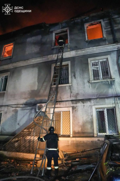 C4 - Нічна атака на Одесу: двоє людей загинули, ще 15 осіб зазнали поранень C4 - Нічна атака на Одесу: двоє людей загинули, ще 15 осіб зазнали поранень