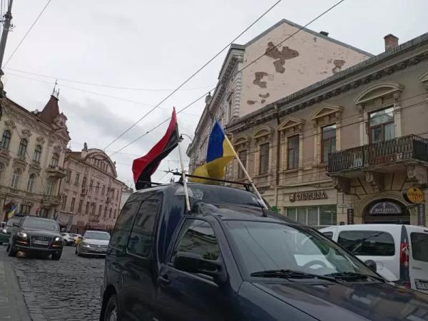 У Чернівцях попрощалися із трьома Героями У Чернівцях попрощалися із трьома Героями