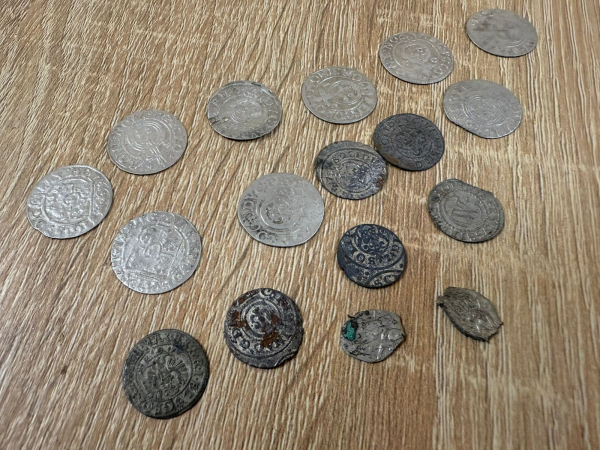 Скіфські наконечники, київські ножі та старовинні монети передали до музеїв у Чернівцях та Батурині » ТВА Скіфські наконечники, київські ножі та старовинні монети передали до музеїв у Чернівцях та Батурині » ТВА