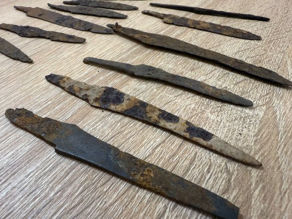 Скіфські наконечники, київські ножі та старовинні монети передали до музеїв у Чернівцях та Батурині » ТВА Скіфські наконечники, київські ножі та старовинні монети передали до музеїв у Чернівцях та Батурині » ТВА