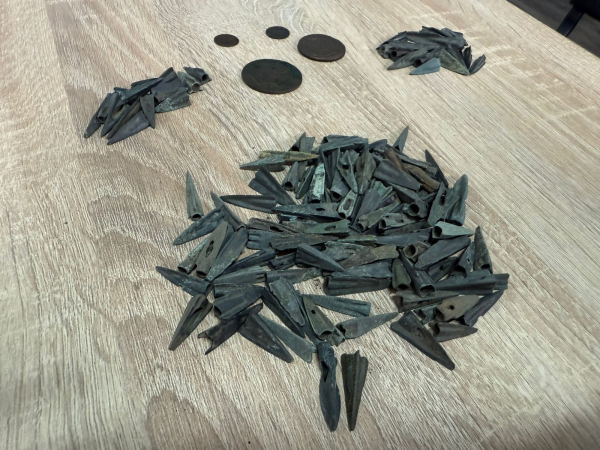 Скіфські наконечники, київські ножі та старовинні монети передали до музеїв у Чернівцях та Батурині » ТВА Скіфські наконечники, київські ножі та старовинні монети передали до музеїв у Чернівцях та Батурині » ТВА