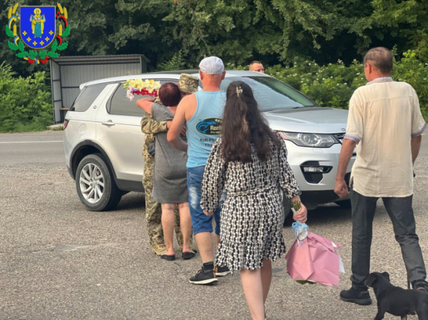 У Кадубівцях зустріли захисника, який понад три роки був у полоні » Чернівецький промінь | Новини. Буковина. Чернівці У Кадубівцях зустріли захисника, який понад три роки був у полоні » Чернівецький промінь | Новини. Буковина. Чернівці