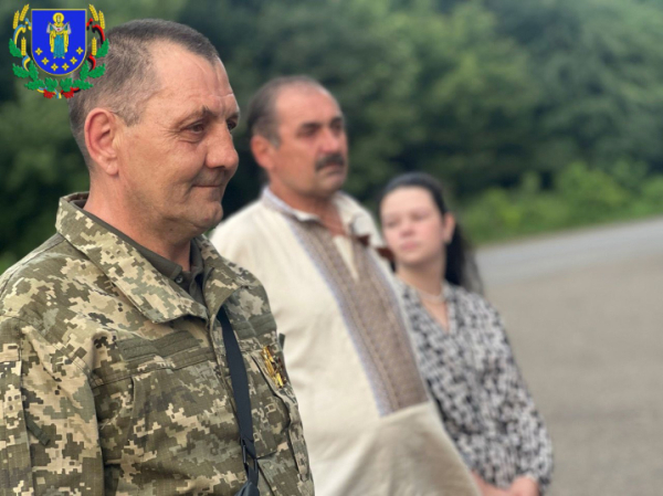 У Кадубівцях зустріли захисника, який понад три роки був у полоні » Чернівецький промінь | Новини. Буковина. Чернівці У Кадубівцях зустріли захисника, який понад три роки був у полоні » Чернівецький промінь | Новини. Буковина. Чернівці