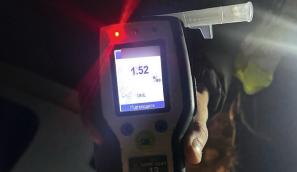 Водій їздив напідпитку під час комендантської години Водій їздив напідпитку під час комендантської години